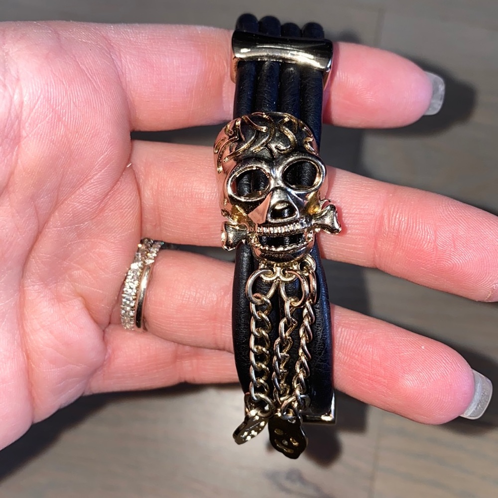 Leather & Skulls Bracelet